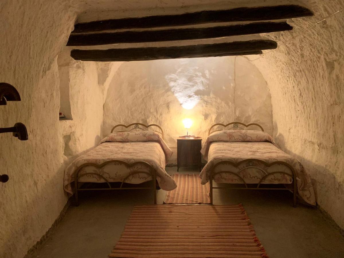 Cueva El Mirador Geoparque De Granada Villa Benamaurel Exterior photo